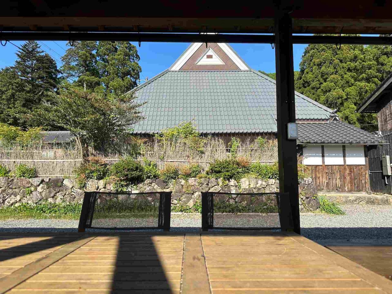 EVで来ても、充電はおまかせを。ガソリン高騰の今、マキノの古民家宿でゆっくりしませんか